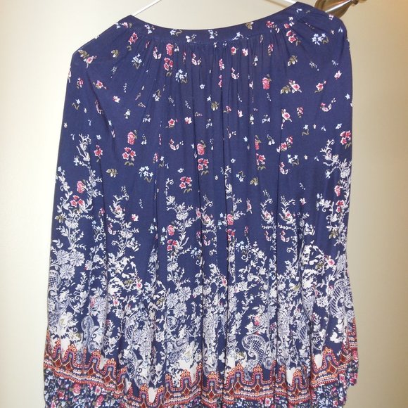 Top - Picture 2 of 5